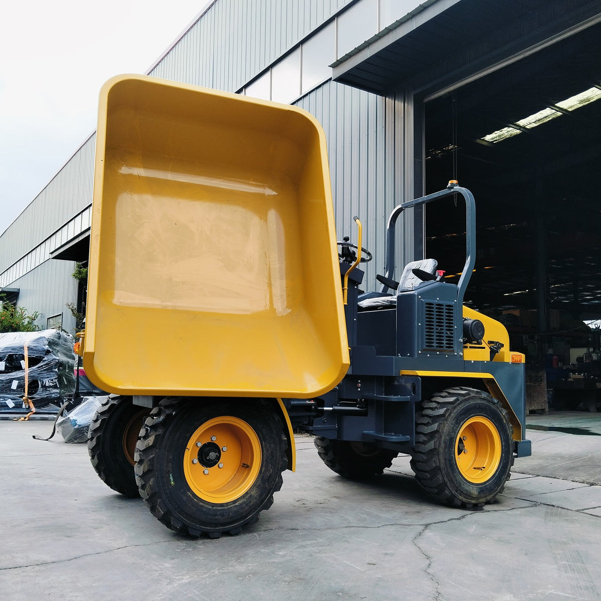 Dumper Sonca YC3T, benne rotative 180°, 3 tonnes, moteur Kubota